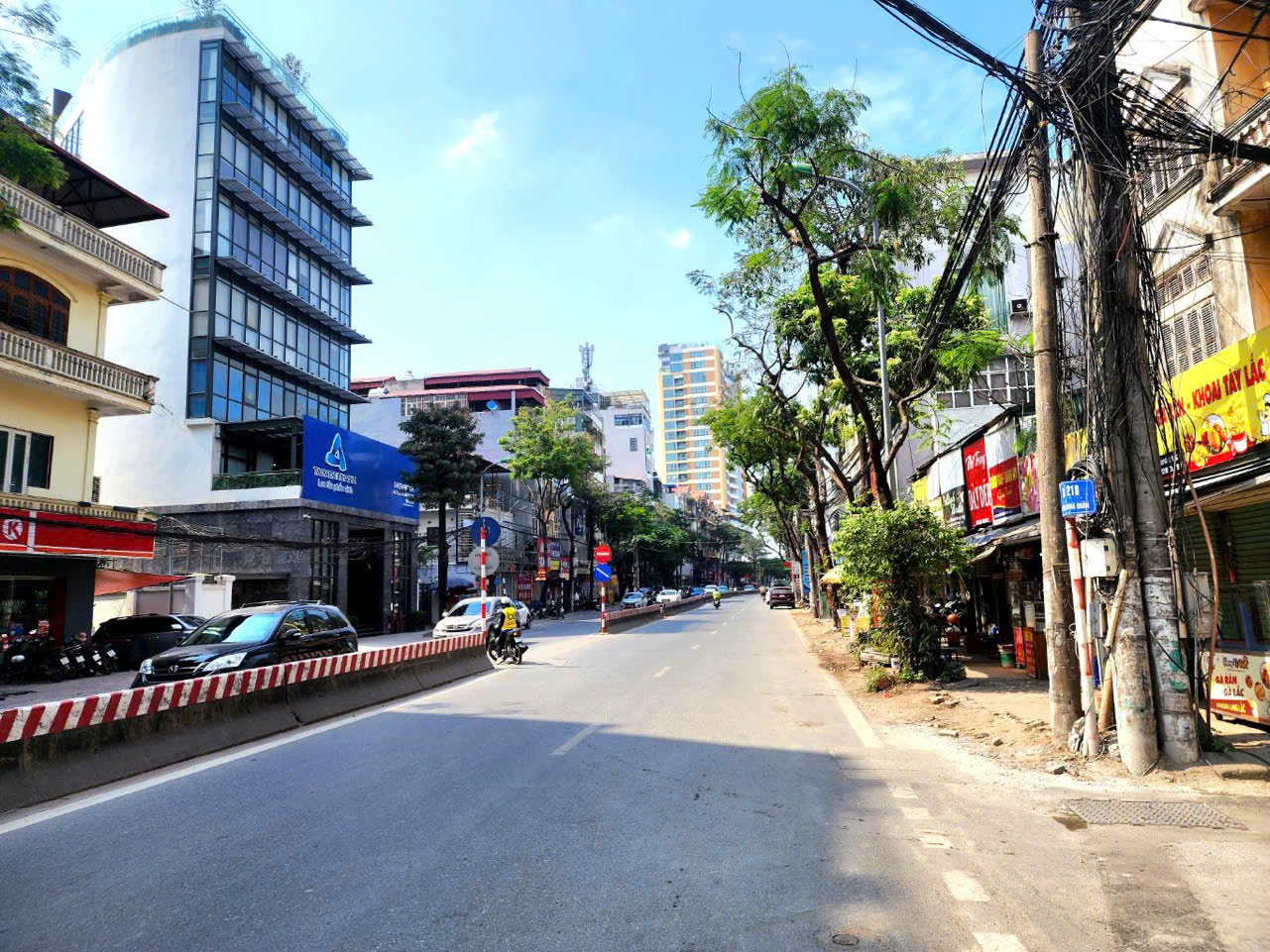 LẠC LONG QUÂN - Ô TÔ ĐỖ CỬA - QUY HOẠCH ỔN ĐỊNH - SỔ ĐỎ NỞ HẬU. 78m x 2 tầng, 15,2 tỷ