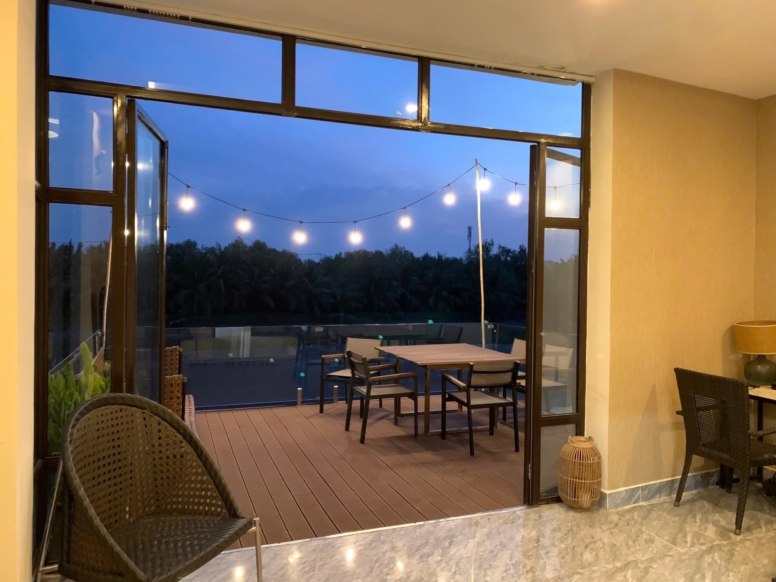 Nhà 4 tầng 100m2 KDC Compound Bv 24/24, View sông, view hồ, full Nt,sát Q7,Q8,Giá chỉ 7ty3