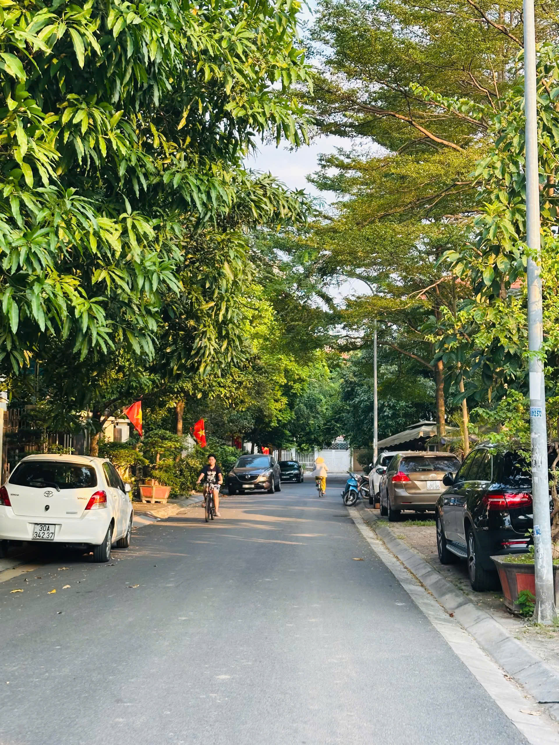 VIP MẶT PHỐ CÙ CHÍNH LAN THANH XUÂN kinh doanh sầm uất 10m ra phố Hoàng Văn Thái