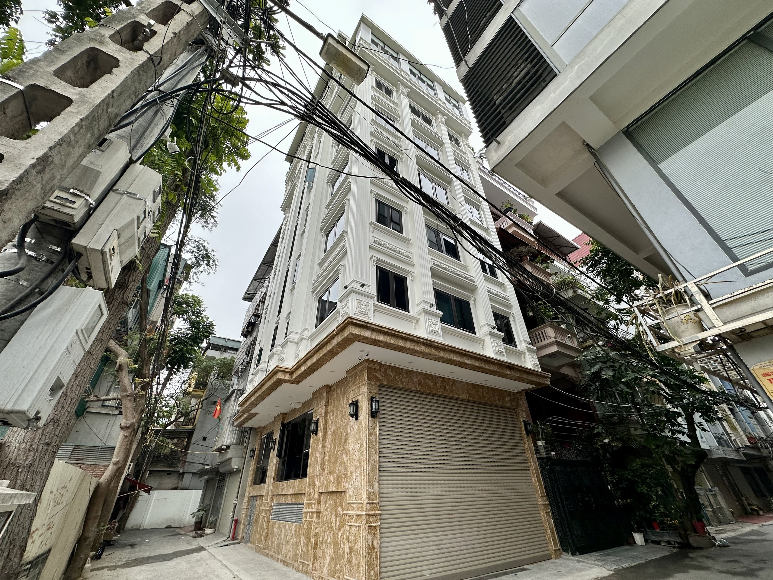 (Tin thật 100%) Bán Apartment lô góc 110m2 x 20CH tại Hoàng Quốc Việt - Ô tô tránh - DT 3 tỷ/năm