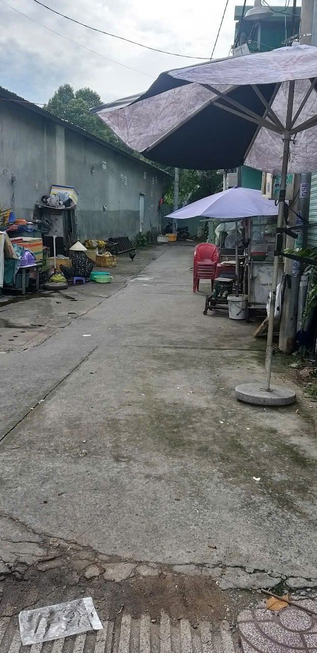 Bán gấp nhà cấp 4 đất đẹp ngay trung tâm Thủ Đức vị trí đẹp chỉ 3,6 tỷ.