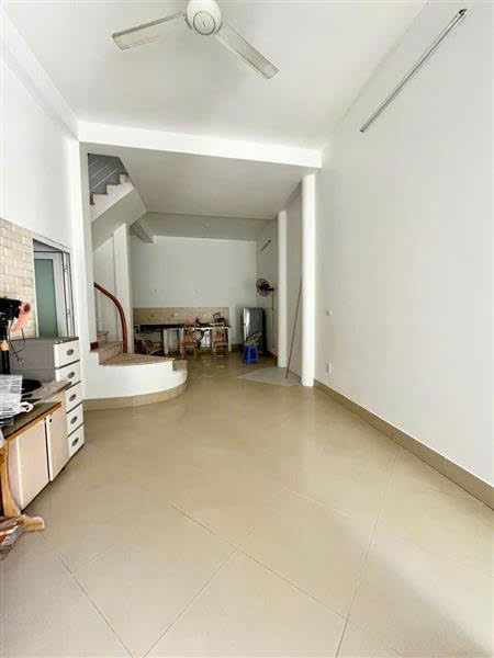 Lạc Long Quân - ngõ nông, thông - 100m ra Hồ Tây - nhà dân xây - 65m2x6 tầng giá nhỉnh 9 tỷ.