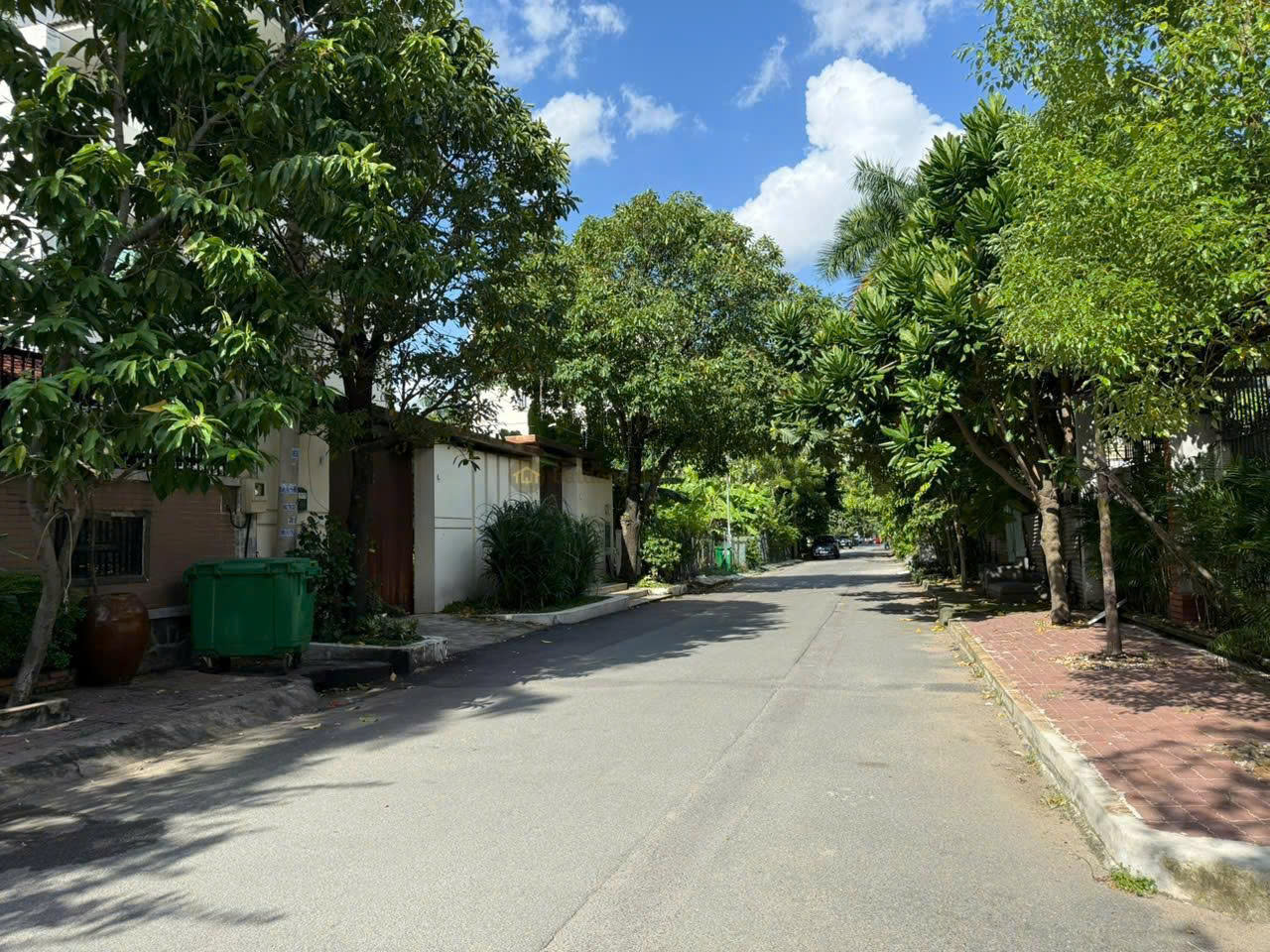 kẹt tiền cần Bán Gấp Lô Đất liền kề, hẻm xe hơi đường số 8, Phường Bình An, Quận 2.