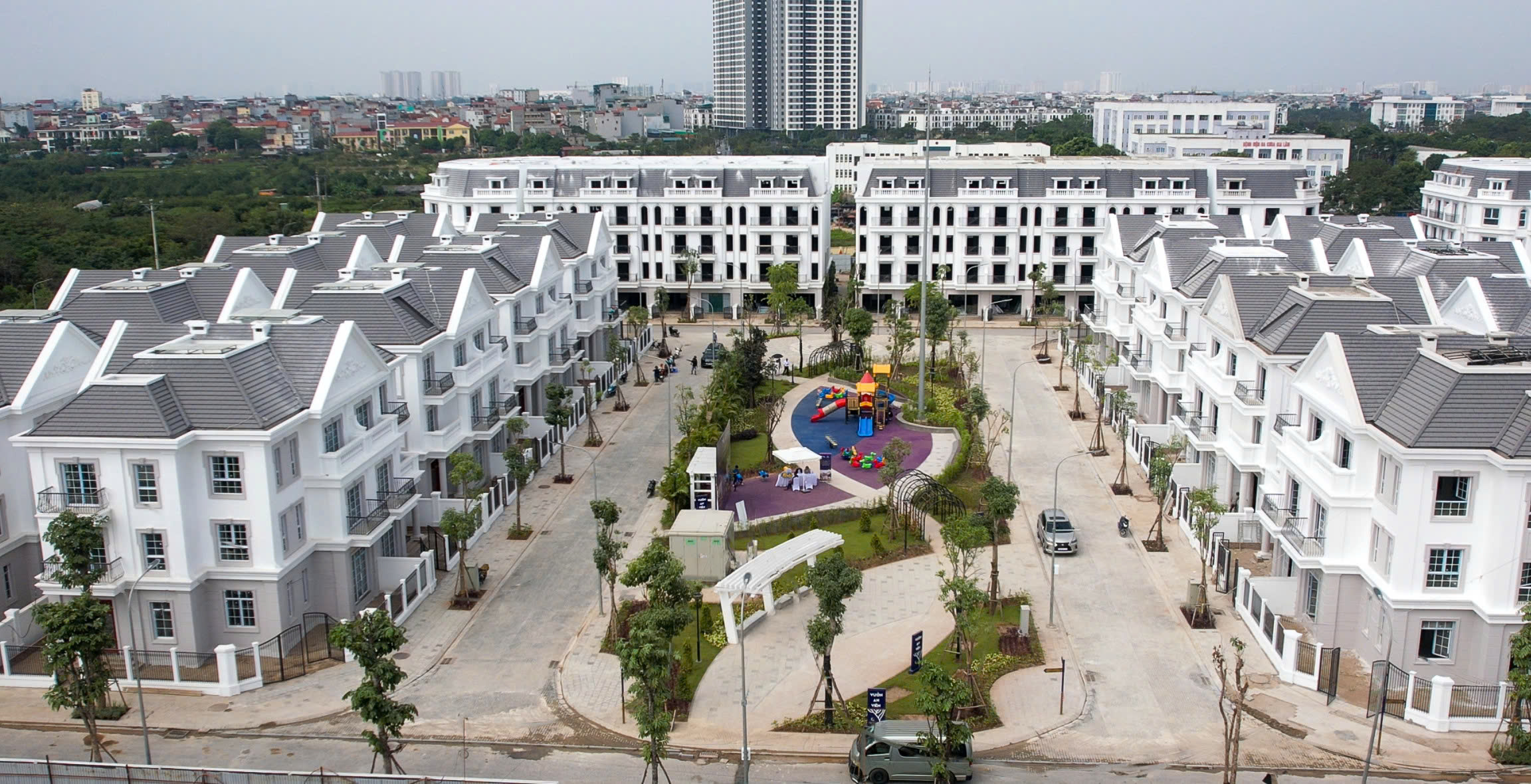 CHUYỂN NHƯỢNG CĂN LIỀN KỀ GÓC 97m² EUROWINDOW TWIN PARK GIA LÂM O912216201