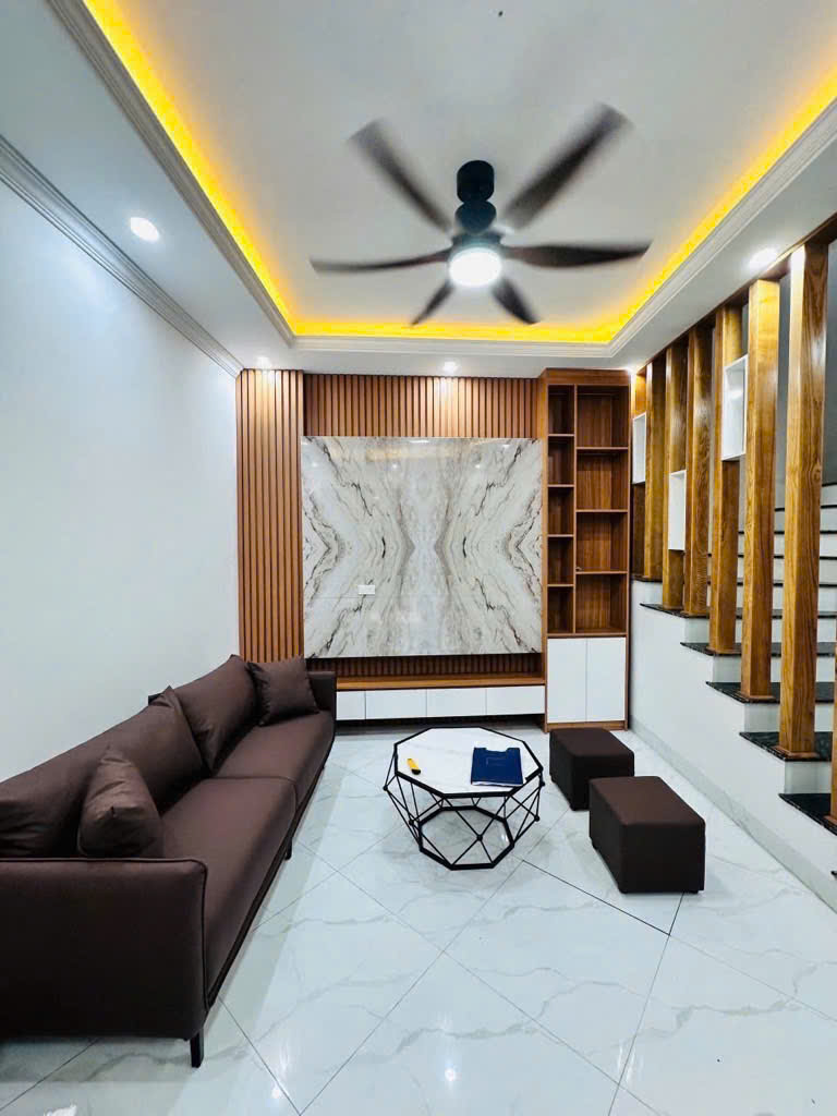 NHÀ THỤY KHUÊ – 30m2 x 5 tầng – CÁCH HỒ TÂY 100M – 7 TỶ