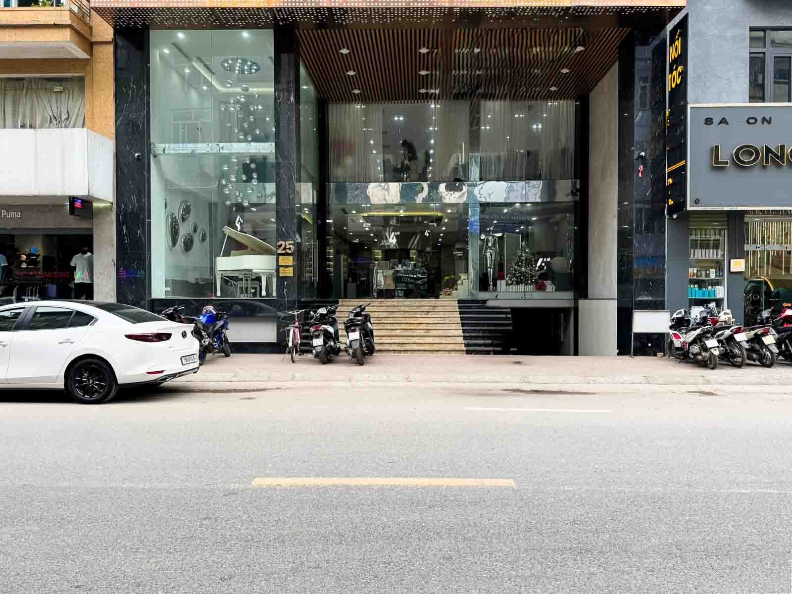 Bán tòa Văn phòng 8 tầng * 292m² Lạc Long Quân, Xuân La gần Hồ Tây, cho thuê 5 tỷ/năm