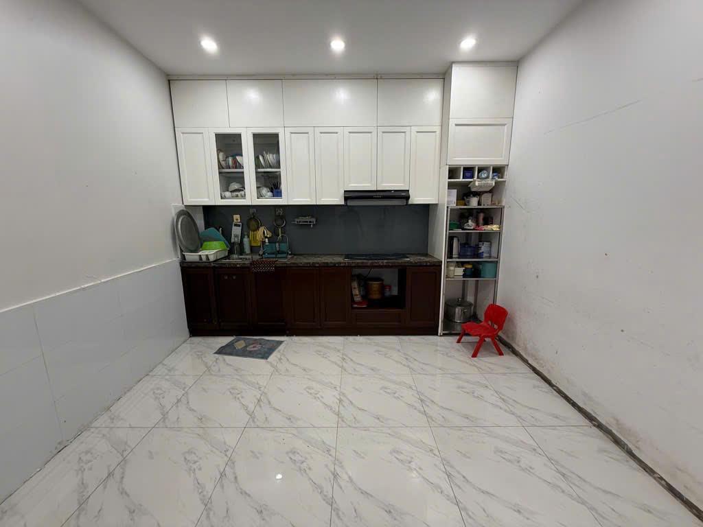 Nguyễn Văn Linh - Thạch Bàn - Đường trước nhà 3.5m- 44m 4 ngủ chỉ 5.6 tỷ