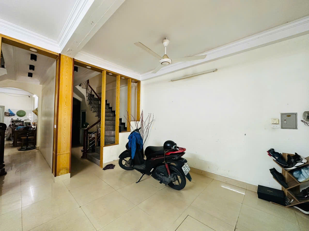 BÁN NHÀ MẶT NGÕ SAU PHỐ NGÔ GIA TỰ – LONG BIÊN VỈA HÈ – Ô TÔ TRÁNH – KINH DOANH ĐỈNH Diện tích 60/65m² – Mặt