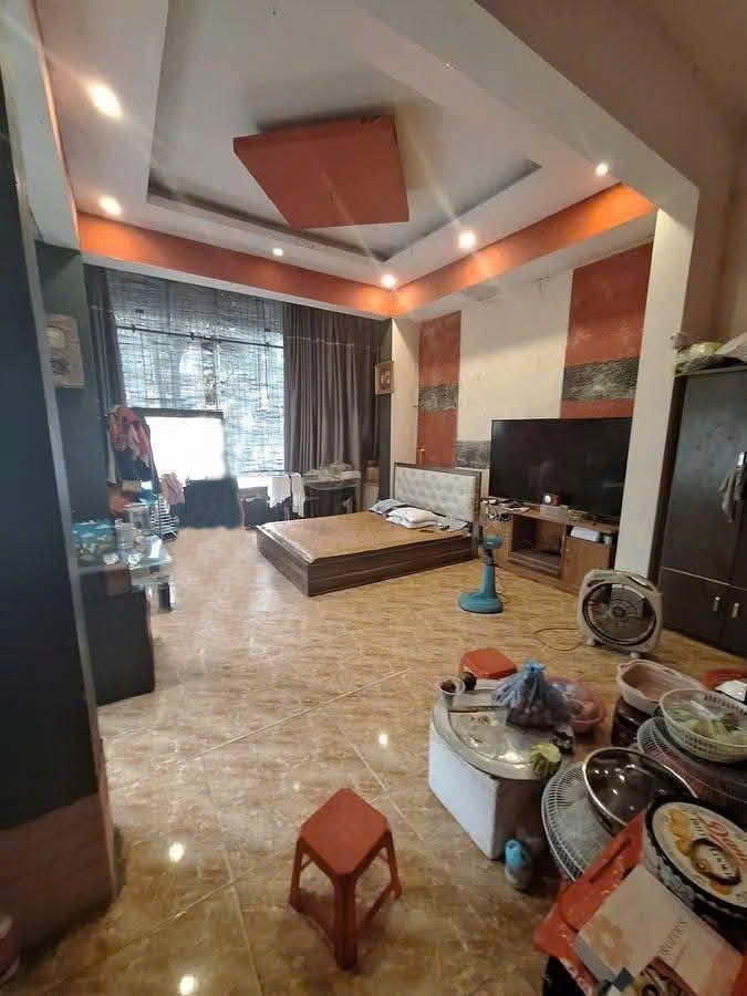 CẦN BÁN GẤP-NHÀ MẶT PHỐ GIẢI PHÓNG-45M 14xTỶ-VỈA HÈ-LÔ GÓC-MẶT TIỀN RỘNG-KINH DOANH