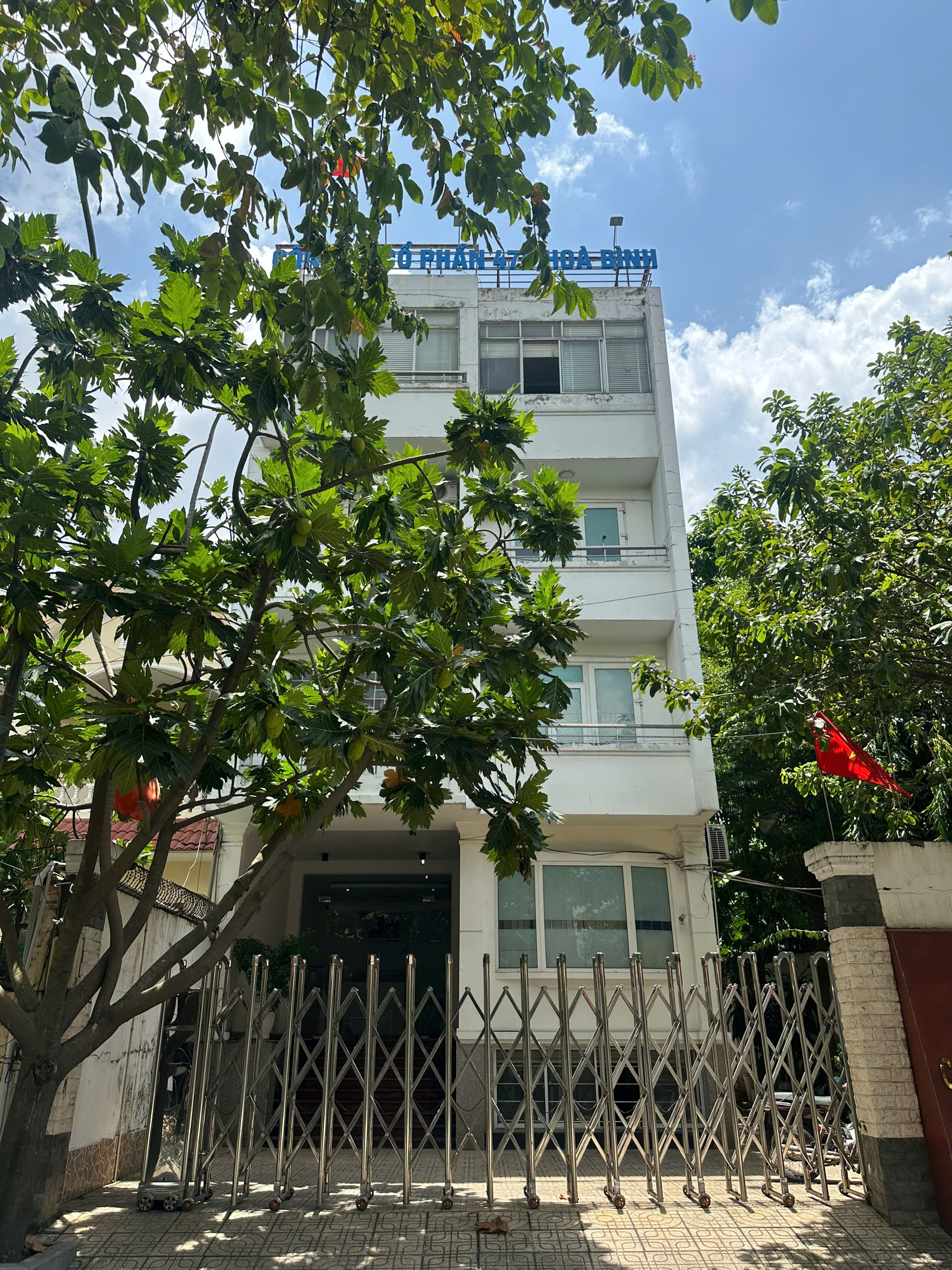 Bán toà nhà văn phòng - view sông, khu villa Bắc Rạch Chiếc Quận 9. DT 250M2 - 5 tầng, giá = 14 tỷ