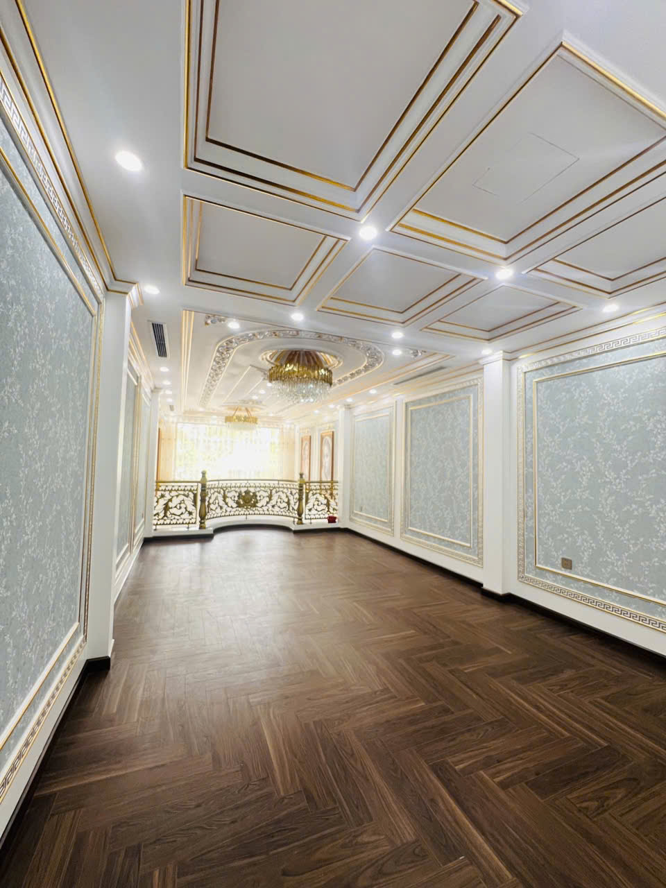 BÁN NHÀ MẶT PHỐ NGÔ GIA TỰ – 7 TẦNG THANG MÁY – NỘI THẤT CHÂU ÂU Diện tích 91.4m² MT 4m 7 tầng Giá 30 TỶ –