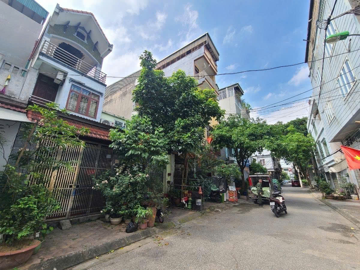 BÁN NHÀ DÂN XÂY KIÊN CỐ – 2 MẶT NGÕ – Ô TÔ TRÁNH – VỈA HÈ 8.5M Ngô Gia Tự – 66m² MT 3.45m (thực tế 3.6m) 3