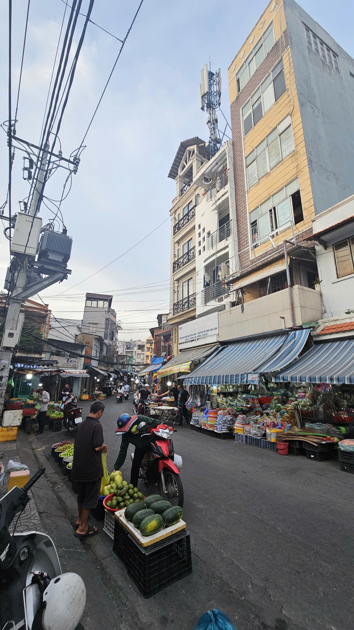 Bán nhà Mặt tiền 84 Bùi Thế Mỹ, Nhà ngay chợ sầm uất tiện kinh doanh buôn bán, cho thuê