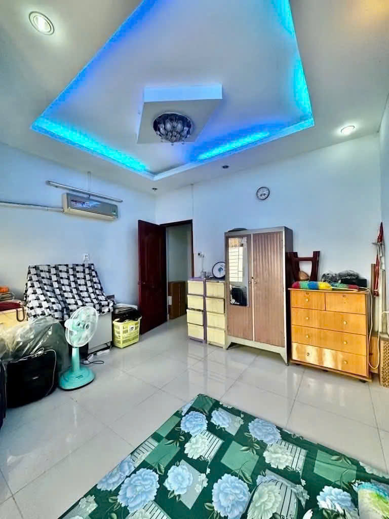 Bán nhà 2 TẦNG Ở NGAY, 70M2 chỉ nhỉnh 8 TỶ, HXH QUAY ĐẦU - Ở / KD TỐT