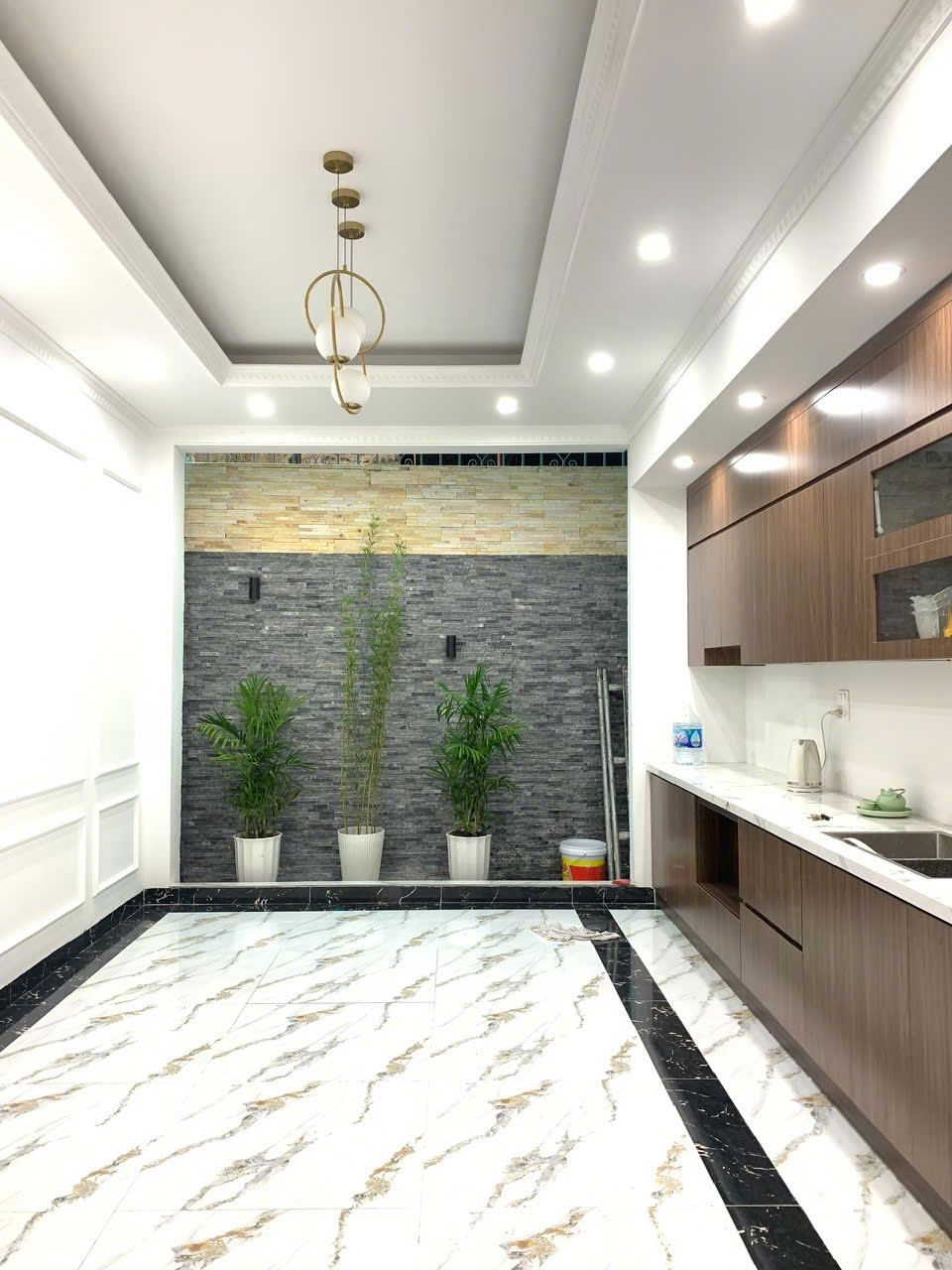 BÁN NHÀ GIÁP BÁT – Ô TÔ VÀO NHÀ – KINH DOANH DÒNG TIỀN ĐỈNH CAO – 6 TẦNG THANG MÁY – 2 THOÁNG TRƯỚC SAU – DOANH THU ĐỀU ĐẶN 60TR/THÁNG .