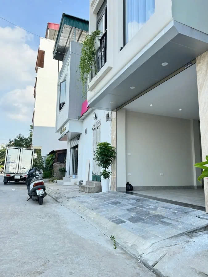 Bán Nhà Ngọc Thụy, Long Biên 40m2 – Vỉa Hè Rộng – View Công Viên – Full Nội Thất - Về Ở Ngay