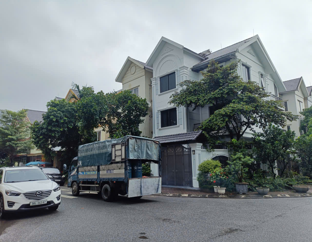 Bán Biệt thự Tây Mỗ 201m2 - 4 tầng, vị trí đẹp Kinh doanh, giá 32.5 tỷ