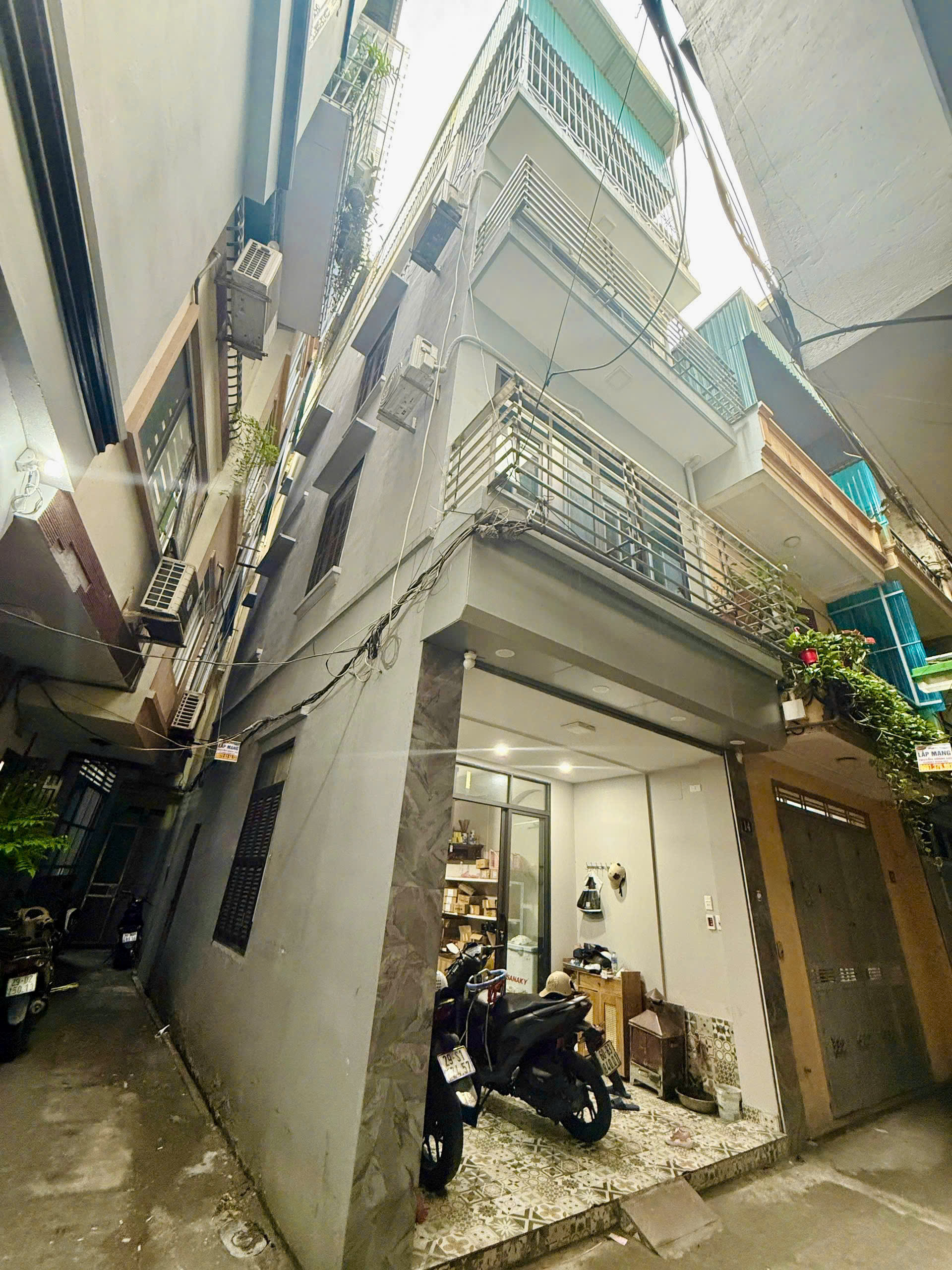 Nhà đẹp ở luôn Vĩnh Tuy - Hai Bà Trung– 5 tầng chắc chắn – 50m ra phố – chỉ 10.3 tỷ lh 0326.213.286