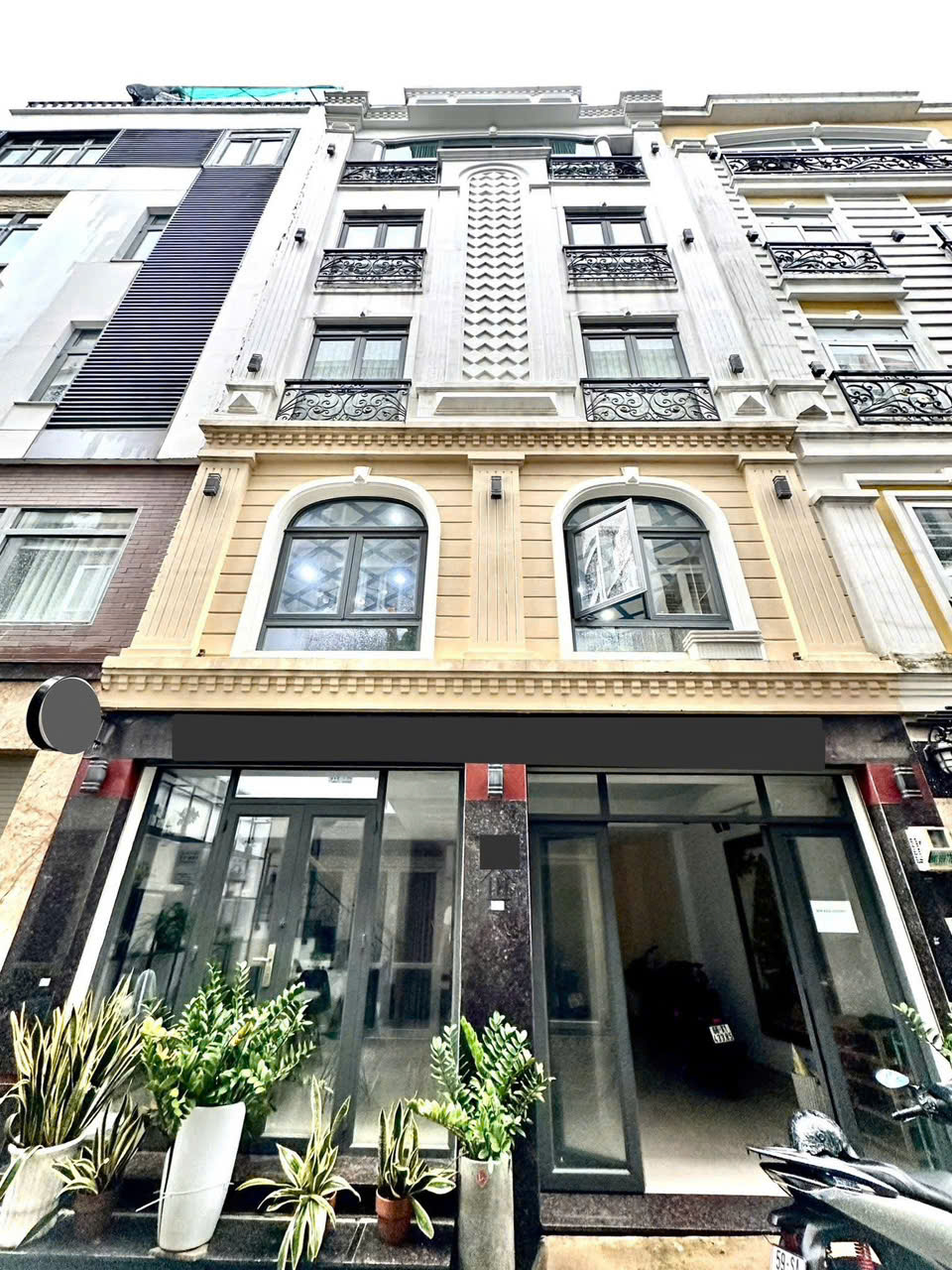 HIẾM - GẦN VINCOM-NGANG 7M - Ô TÔ NGỦ - 5 TẦNG - 6PN - DT 25 TR - A4