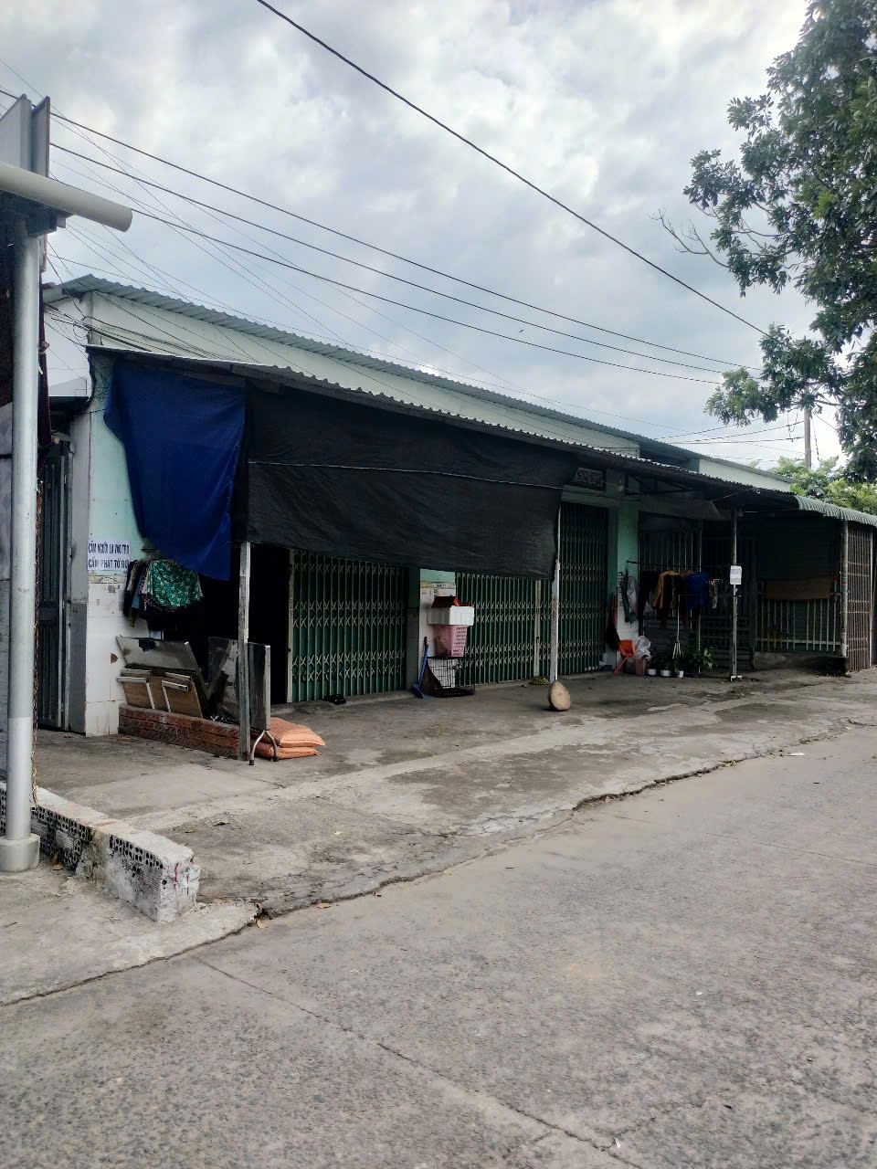 Bán đất có 3 dãy phòng trọ 55 phòng, thu nhập 70tr 1 tháng, diện tích 1398m² đất. Giá chỉ 11tr6/m2