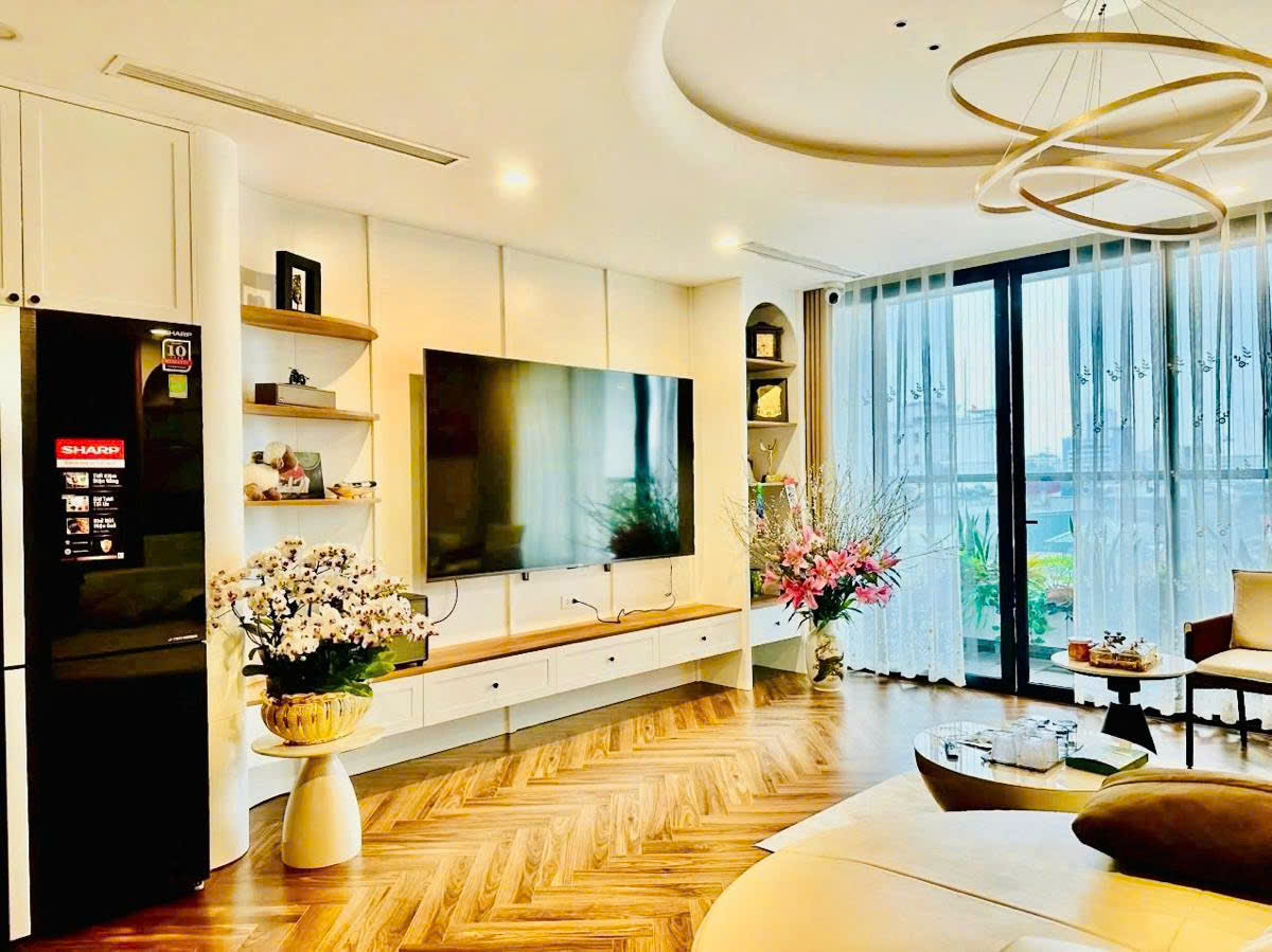 CENTER POINT 110 CẦU GIẤY, 128m, 3PN, Nội thất cực đẹp, 12.5 tỷ