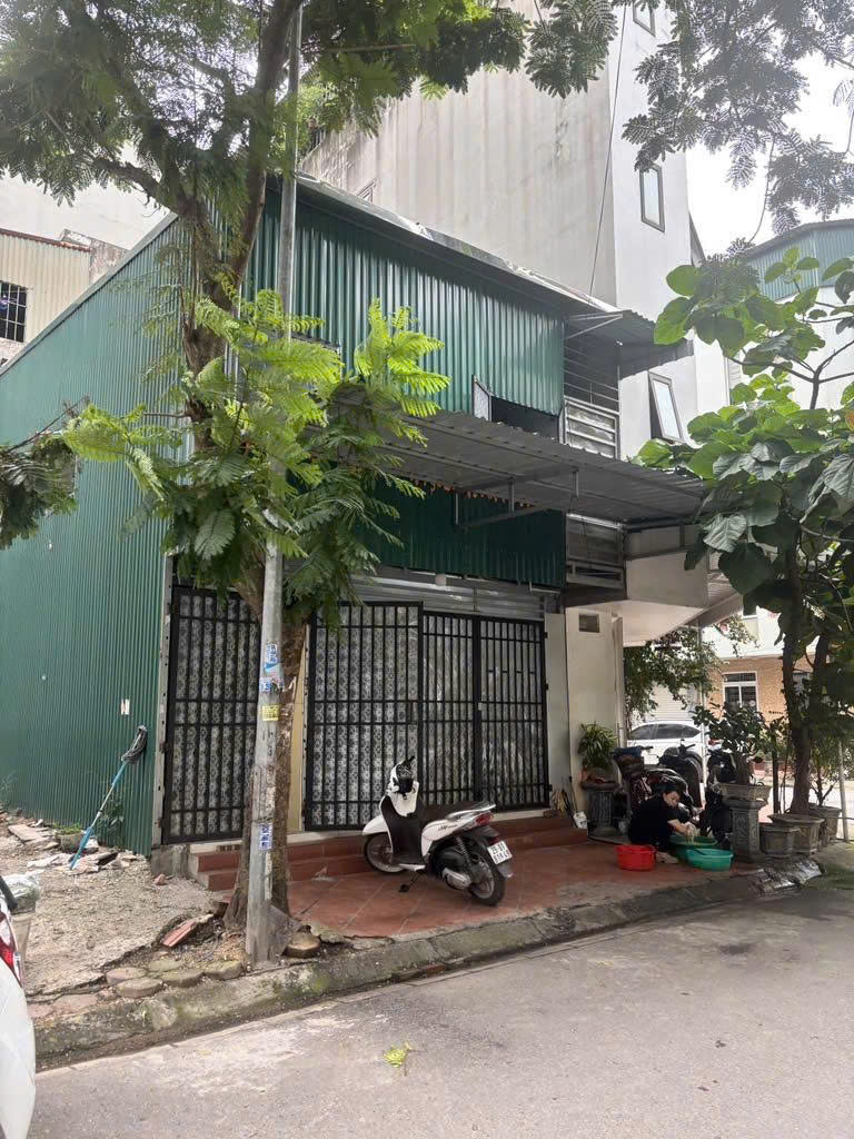 CẦN TIỀN ĐẦU TƯ MUỐN BÁN NHANH LÔ GÓC - KHU DV.LK HÀNG BÈ KIẾN HƯNG