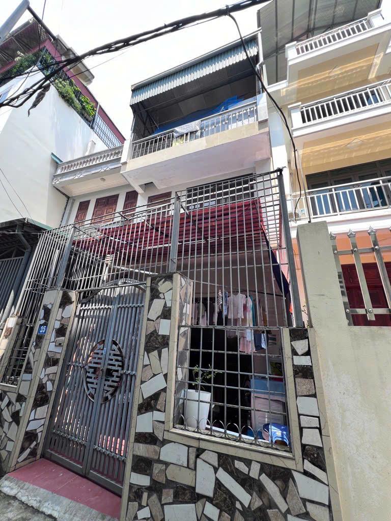 Long Biên - Sát cầu Trần Hưng Đạo - Dân xây - Ngõ thông 68m chỉ 6.9 tỷ