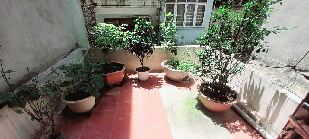 Bán nhà quận Đống Đa 60m 4 tầng xây dựng kiên cố có sân riêng