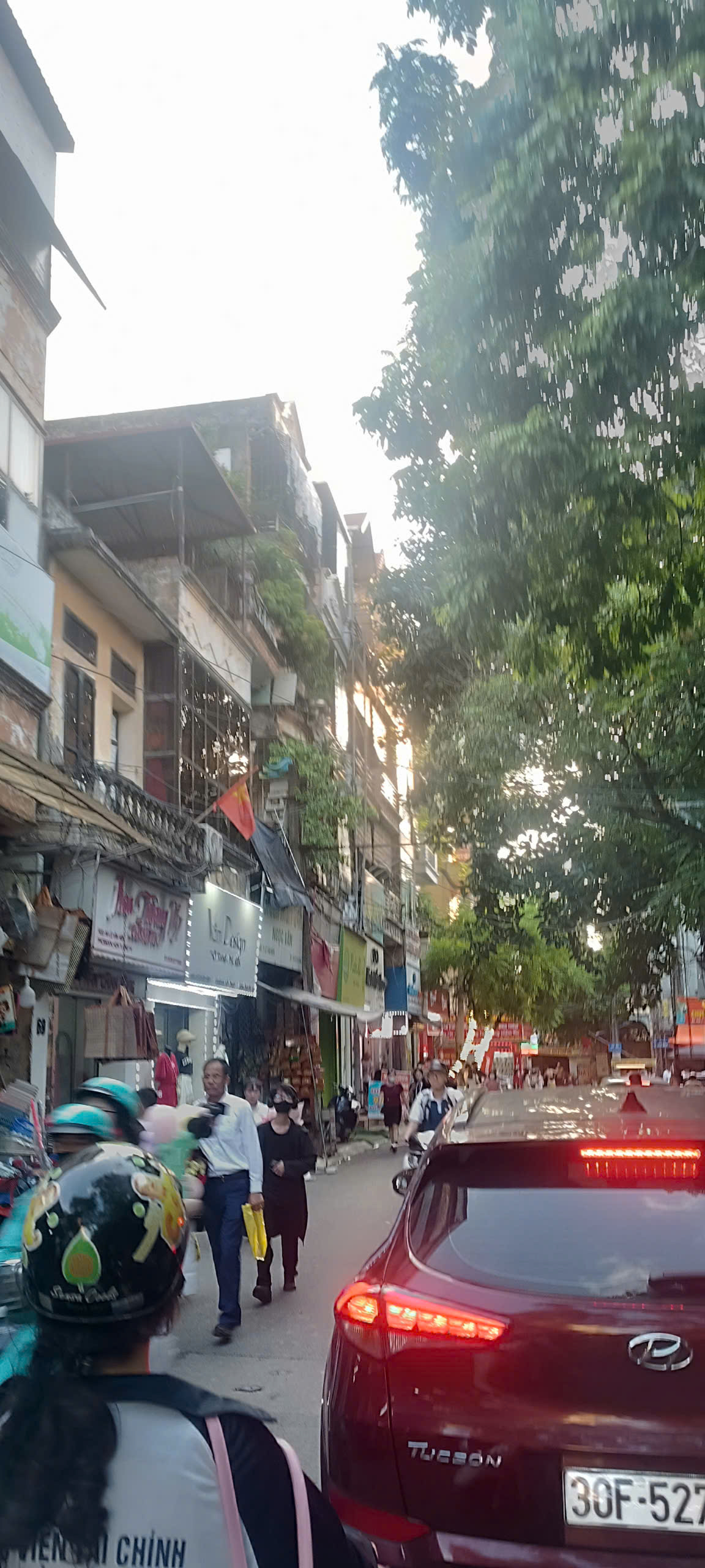 BÁN NHÀ XUÂN ĐỈNH 70 M,OTO QUA NHÀ ,VÀO NHÀ,SDCC 5 MT VUÔNG.CHÀO :16 TỶ