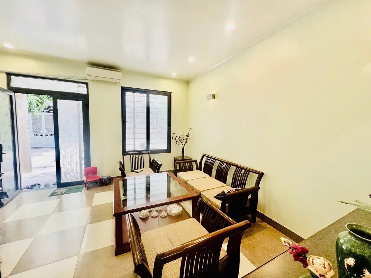 Bán Nhà Phố Thái Hà 65m x 5T Mt 6m Ô Tô Đỗ Cửa Ngõ Thông K/D Giá 19.5 Tỷ