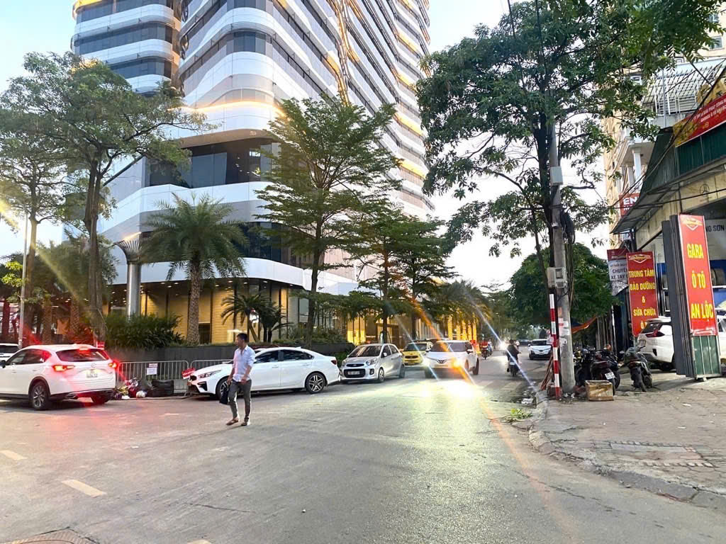 BÁN NHÀ MẶT PHỐ ĐỖ NHUẬN_CV HÒA BÌNH 130M 7 TẦNG,OTO TRÁNH.KINH DOANH SẦM UẤT.GIÁ:60 TỶ