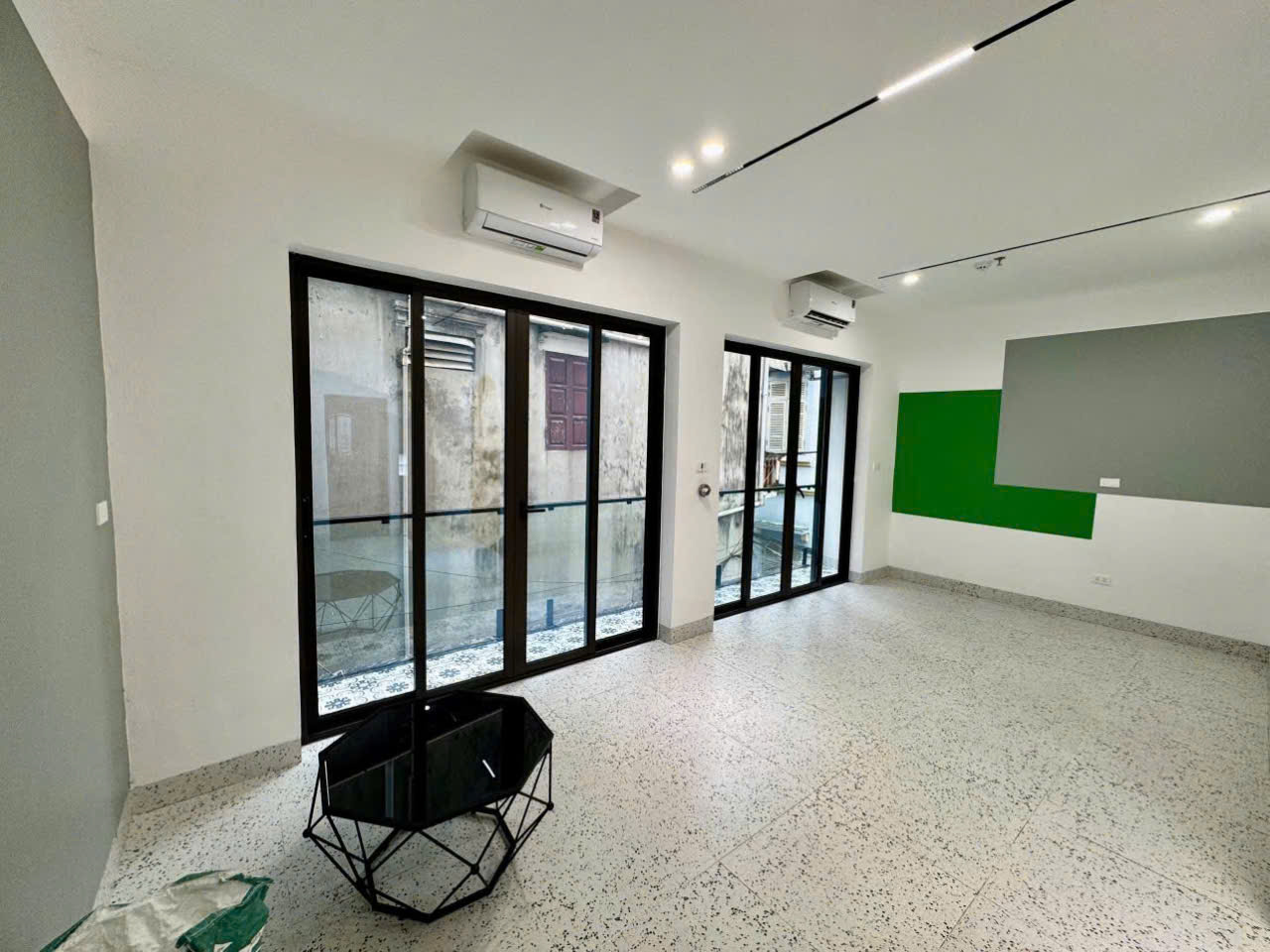 NHÀ MỚI LÔ GÓC - 7 T - THANG MÁY - DÒNG TIỀN - Xuân Đỉnh 40 m, 6.5 tầng, mt 6.2m, giá 12 Tỷ