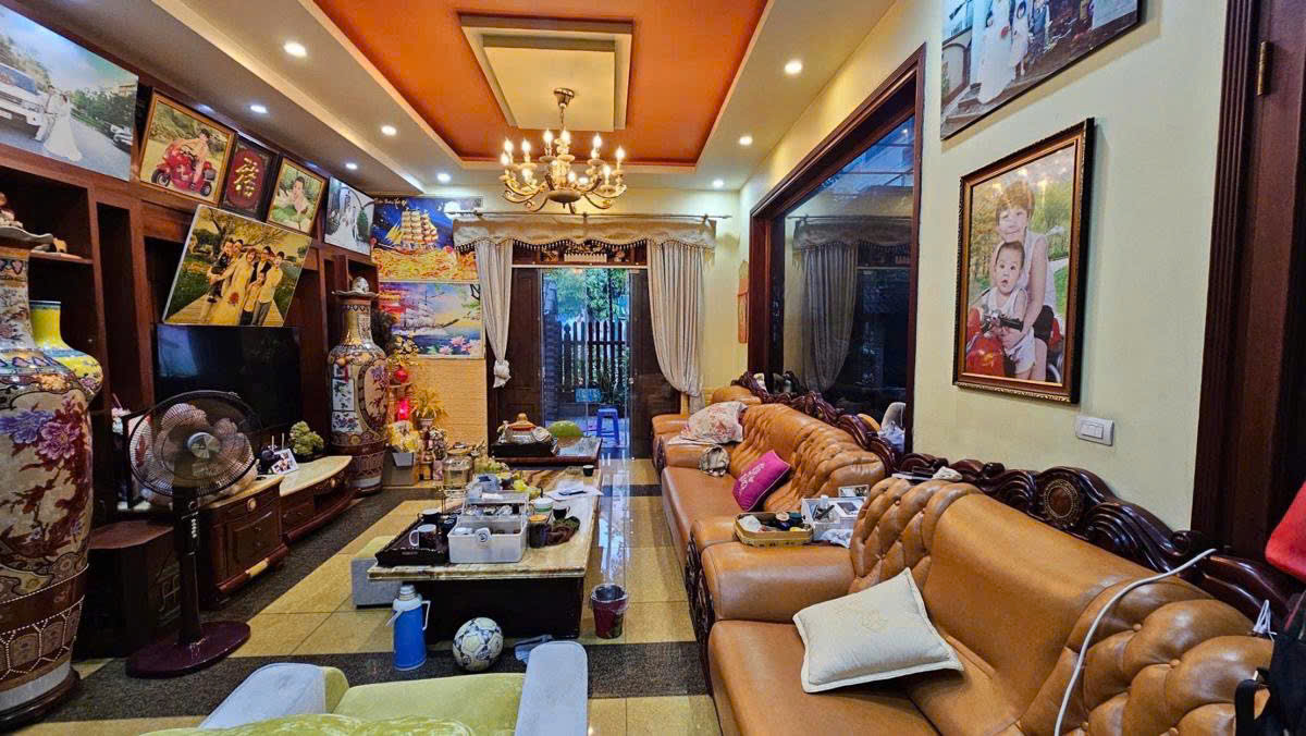 PHÂN LÔ_LIỀN KỀ VIP VĂN QUÁN ,70m sổ đỏ, 4 tầng Giá :16,2 tỷ Hiếm Hiếm Hiếm. Cạnh HỒ VĂN QUÁN.