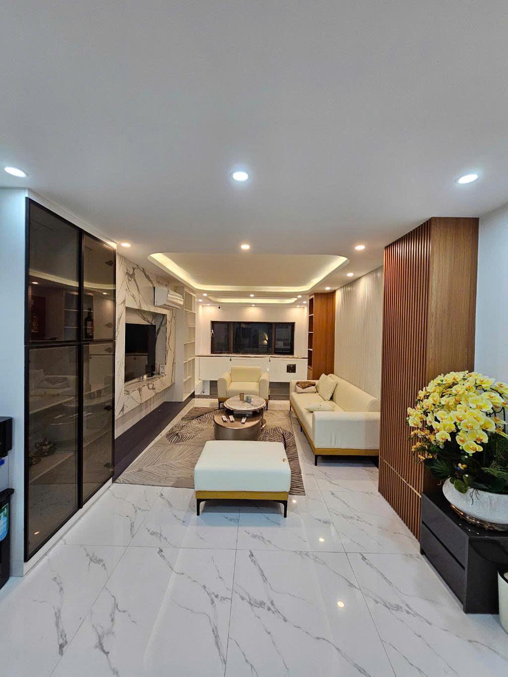 Thạch Bàn - 6 tầng thang máy - Lô góc - Ô tô 48m chỉ 7.7 t.ỷ