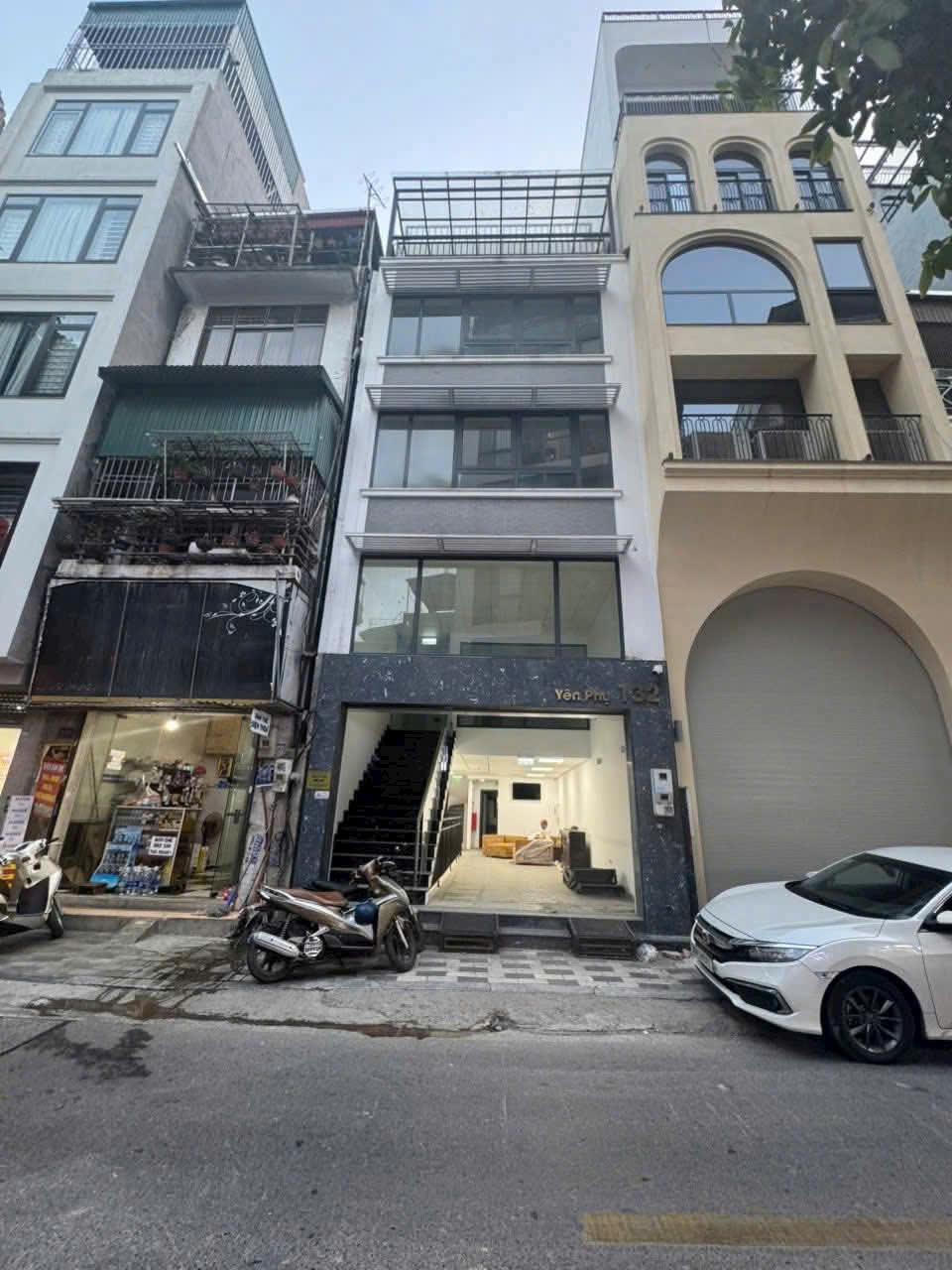 MẶT PHỐ VÍP CỰC VIP CON PHỐ YÊN PHỤ- KINH DOANH ĐỈNH - VỈA HÈ CỰC RỘNG MẶT TIỀN LỚN. CHỦ ĐANG CỰC KỲ CẦN TIỀN BÁN