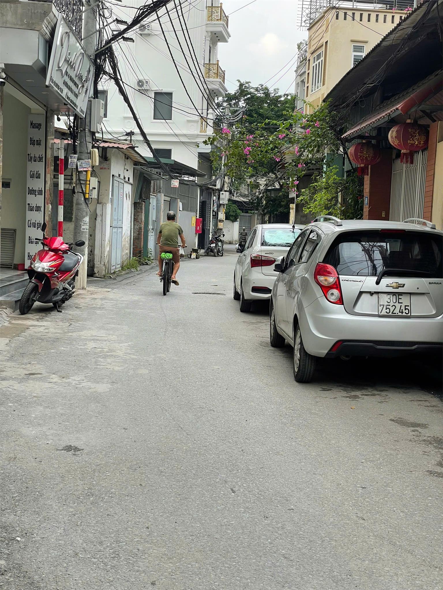 Nhà đẹp Phố Trạm - Long Biên - Ô tô - 37m chỉ 7.05 tỷ