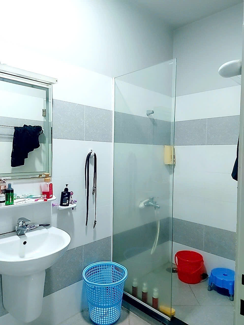 BÁN NHÀ 1/ NGUYỄN CỬU VÂN - HẺM Ô TÔ ĐỖ CỦA - NGANG 5,2M - 63M2 - XÂY ĐƯỢC 7 TẦNG - CHỈ 8.3 TỶ