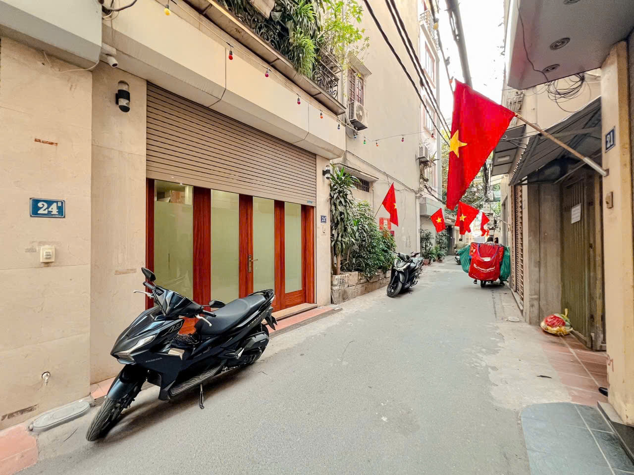 BÁN NHÀ BỒ ĐỀ – Ô TÔ VÀO NHÀ – NGÕ THÔNG – Ở SƯỚNG Bồ Đề 47m², 5T, MT 4m, 12.9 tỷ – Long Biên