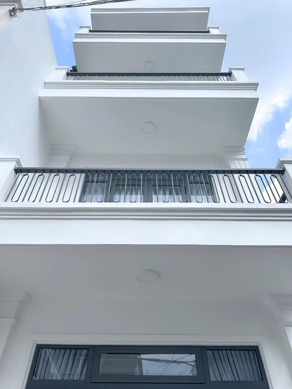 Cần bán nhà mới xây kiên cố huỳnh thúc kháng phường Xuân Hương đà lạt cách trung tâm hành chính 400m
