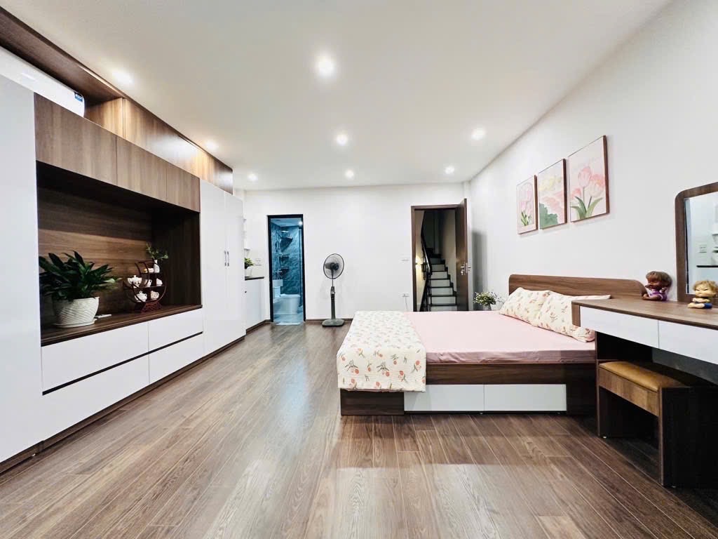 HOÀNG HOA THÁM 6 TẦNG THANG MÁY-DT 45M GIÁ 11,7 TỶ GẦN Ô TÔ