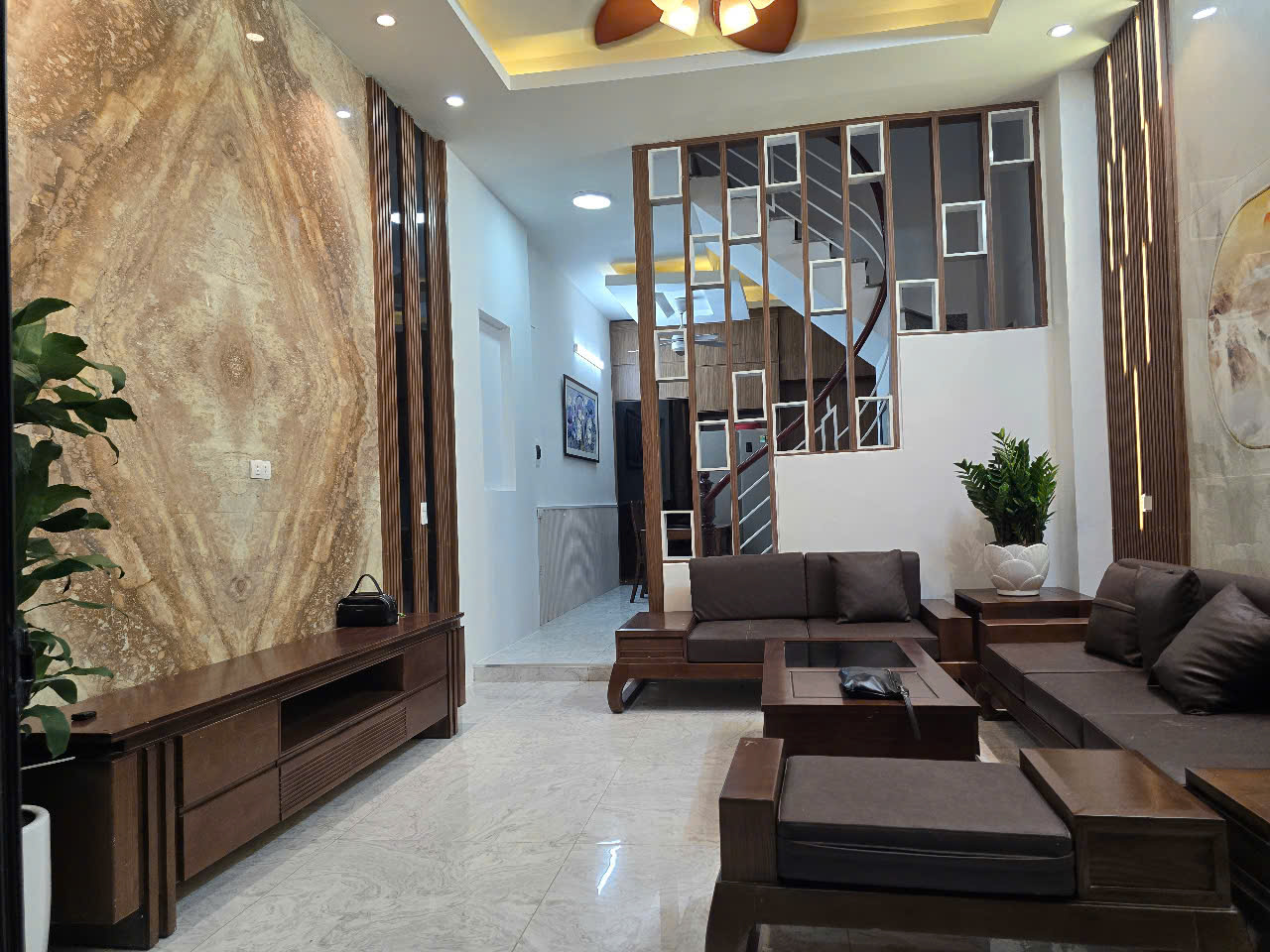 Bán nhà phố Hàng Bạc Hoàn Kiếm 37m 4 tầng