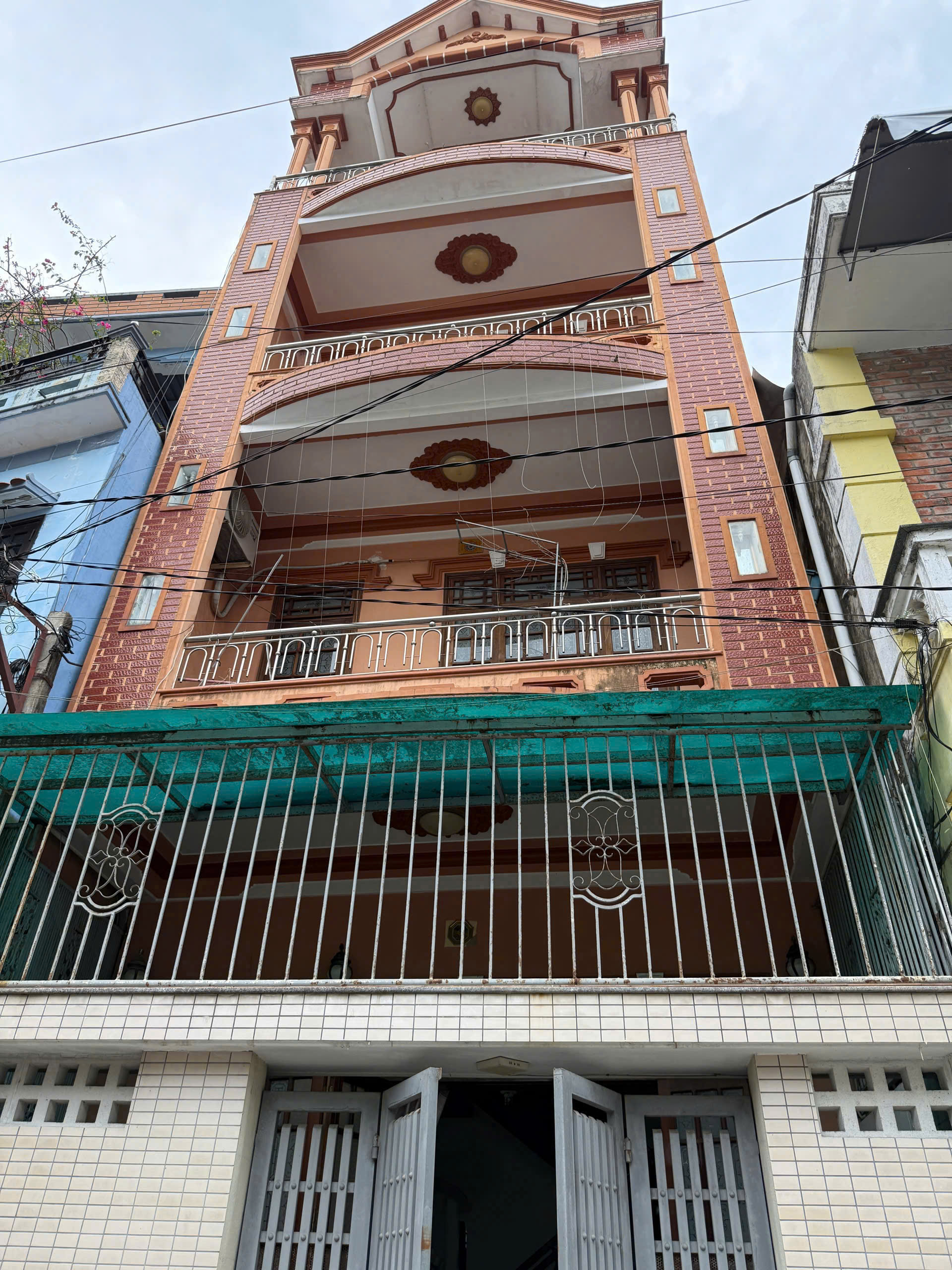 CHO THUÊ NHÀ NGUYÊN CĂN 4 TẦNG – KIỆT Ô TÔ VĂN CAO, TP HUẾ