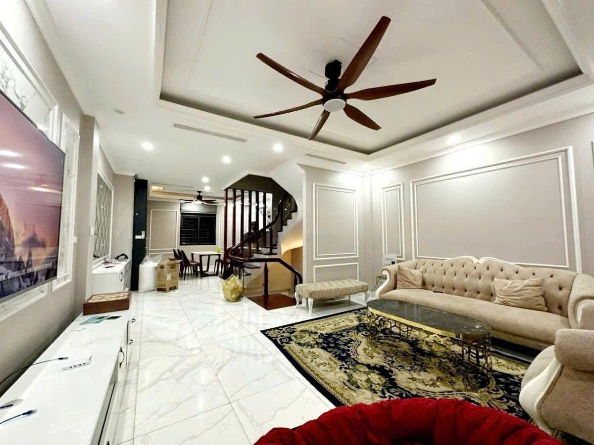 bán nhà NGUYỄN KHUYẾN _OTO ĐỖ CỬA 50M,5 TẦNG KIMH DOANH