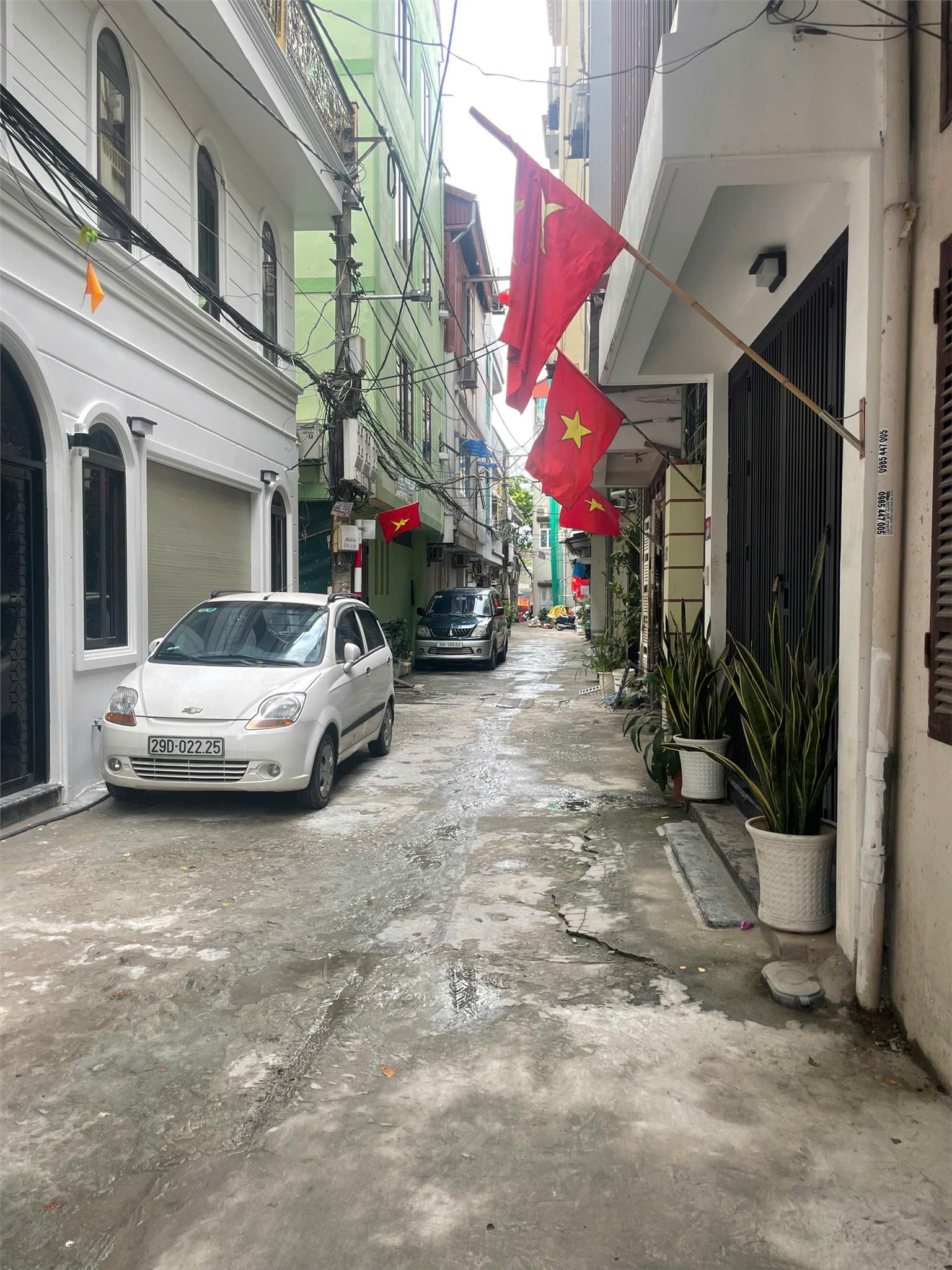 Sài Đồng - Thang máy - Gara ô tô - Ô tô tránh chỉ 10.4 tỷ