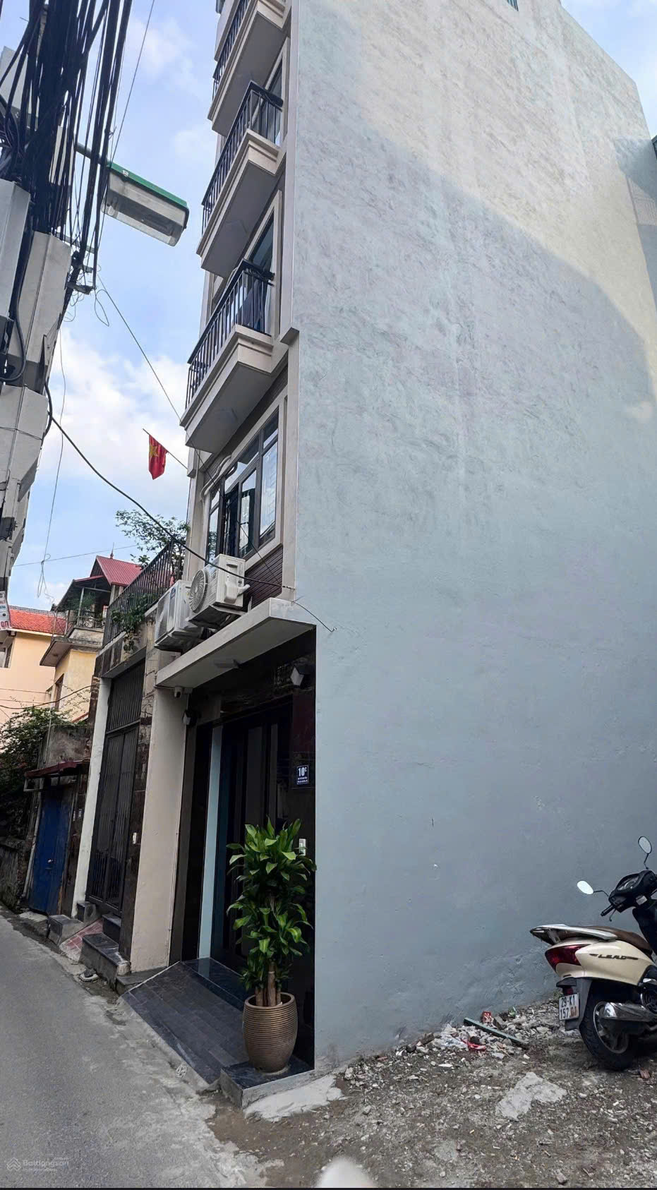 BÁN NHÀ RIÊNG CHÍNH CHỦ – FULL NỘI THẤT SANG XỊN TẠI LONG BIÊN, HÀ NỘI