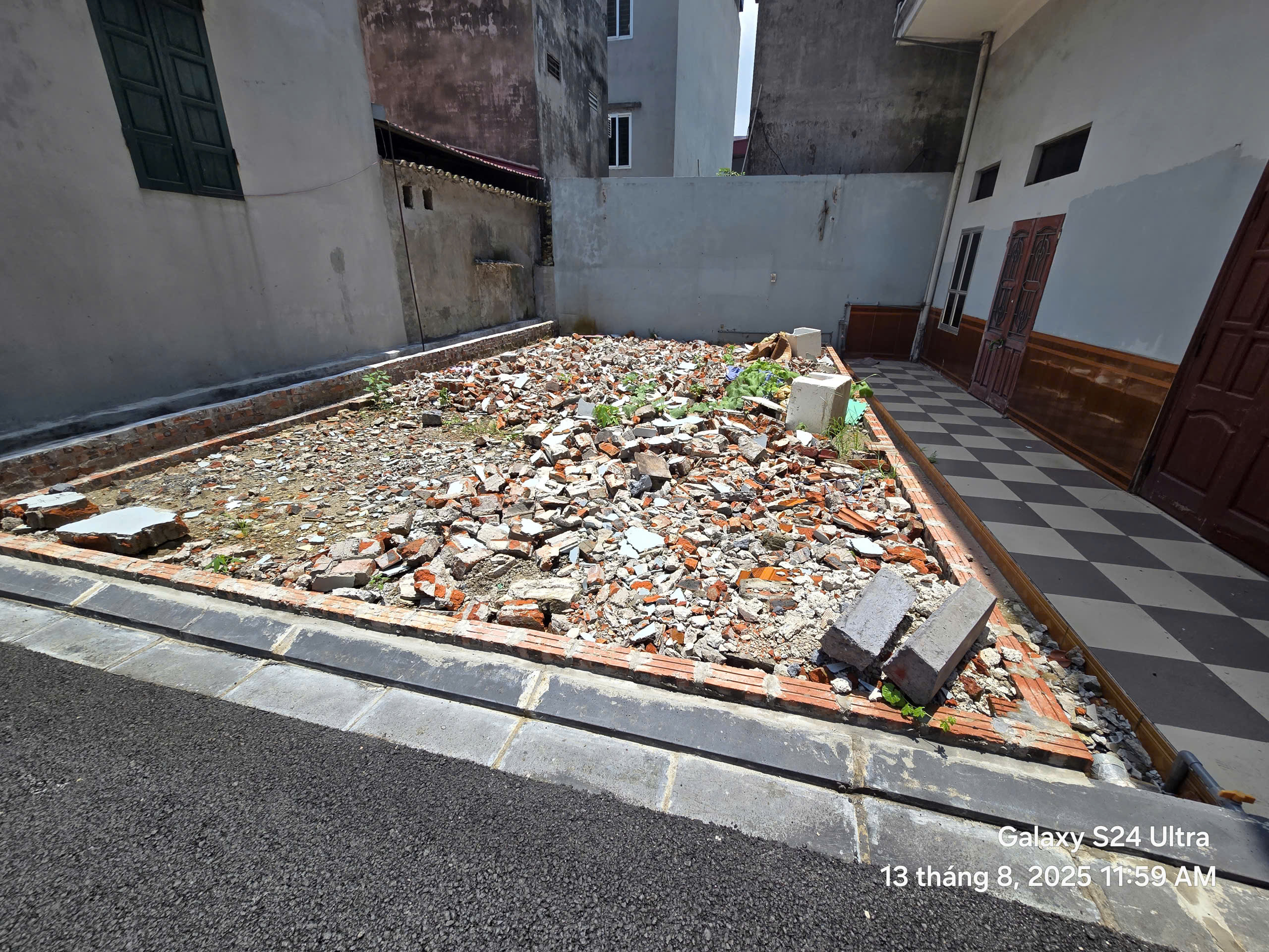 BÁN ĐẤT 42.5M2 THỊ TRẤN ĐÔNG ANH - CHỈ NHỈNH 3 TỶ