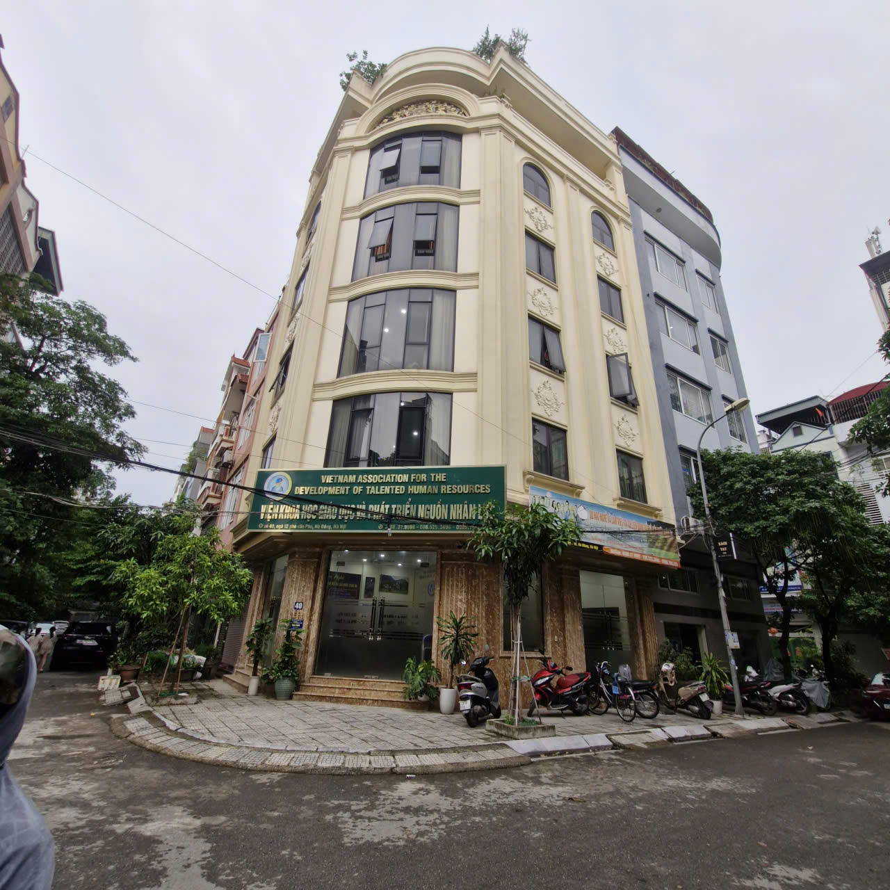 BÁN NHÀ LÔ GÓC 85m² – 7 TẦNG – THANG MÁY – FULL ĐỒ NỘI THẤT – KIẾN HƯNG – GIÁ 24 TỶ