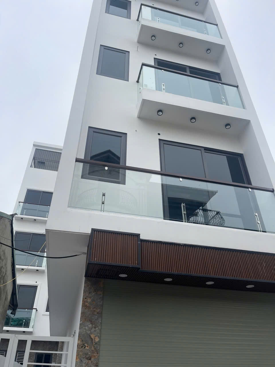 SIÊU PHẨM LÔ GÓC – NHÀ MỚI 6 TẦNG CÓ THANG MÁY – GARA Ô TÔ TẠI CỰ KHỐI, LONG BIÊN