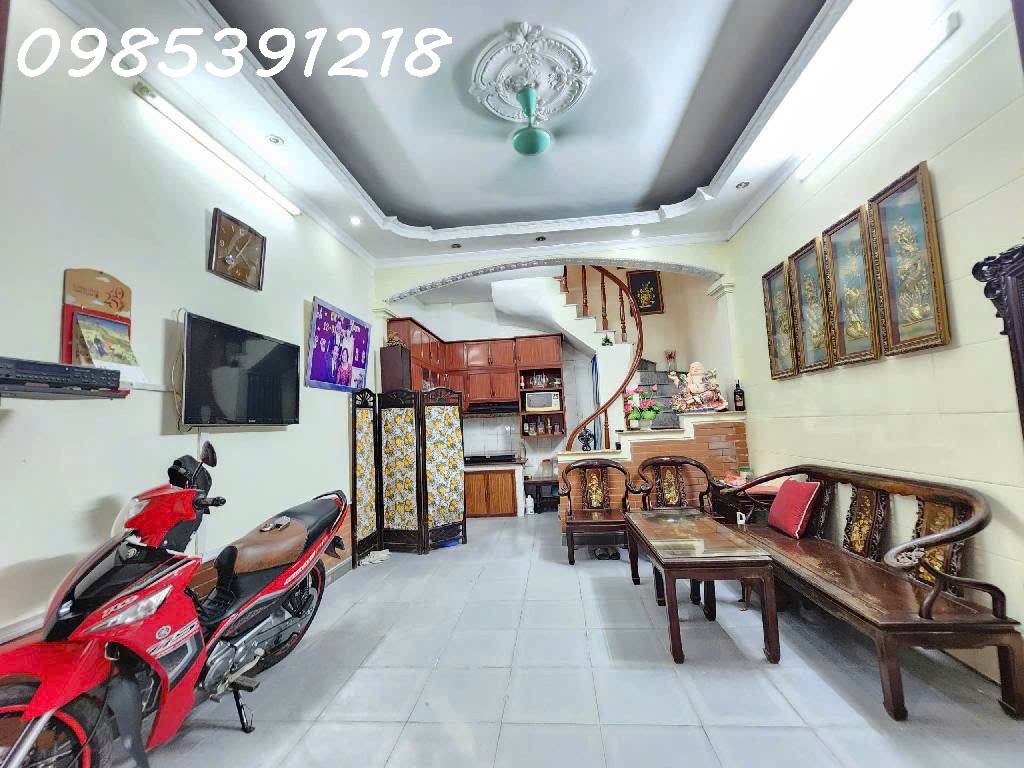 10M RA ĐƯỜNG BỜ SÔNG- TRƯƠNG ĐỊNH- 35M2- 5T- 6.5TỶ NGÕ 3 GÁC TO THÊNH THANG