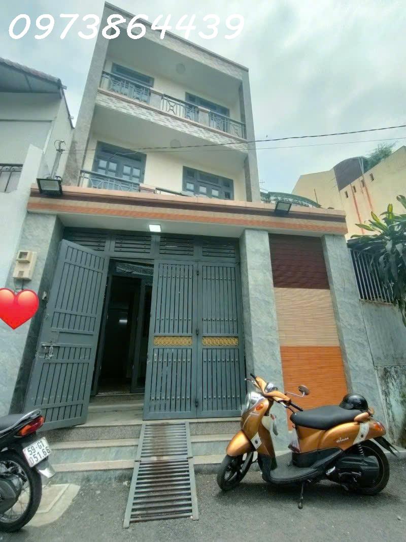 NHÀ PHỐ 3 TẦNG BTCT – NGANG 5M HIẾM – HXH THÔNG - GẦN TRƯỜNG ĐH GTVT – QUẬN 12 – 65m² – CHỈ 5 TỶ